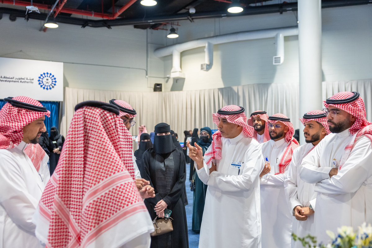 aaa_5110's tweet image. بحضور سعادة  الدكتور فهد العليان@Dr_Fahaad ، سعدت بالمشاركة وحضور الحفل الختامي ل برنامج مبدعون في نسخته الرابعة في مجال الذكاء الاصطناعي في مركز #سايتك التابع ل #هيئة_تطوير_الشرقية ، ب التعاون مع شركة تك شوب السعوديه @TechShopKSA ، وذلك ضمن أنشطة وبرامج #المسؤولية_الأجتماعية .