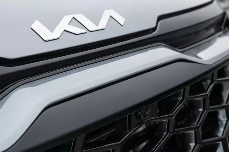 CarLeaseCompare's tweet photo. KIA SPORTAGE 1.6T GDi 157 48V ISG GT-Line 5dr DCT - Β£335 fantastic Personal lease deal
In stock with Suede Black leather interior and mats included.
#contracthire #leasing #Personalcontracthire #Kia #KiaSportage
https://t.co/3KozdIrWiK https://t.co/yEweV9C5jJ