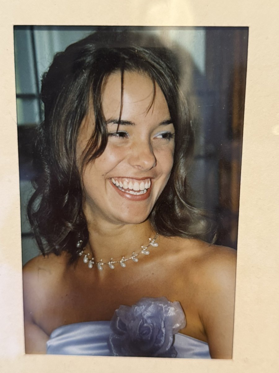 Lost my beautiful sister today. Anyone that came across her path was truly touched by her, an incredible woman. I love you Laura and am so proud of who you were ❤️