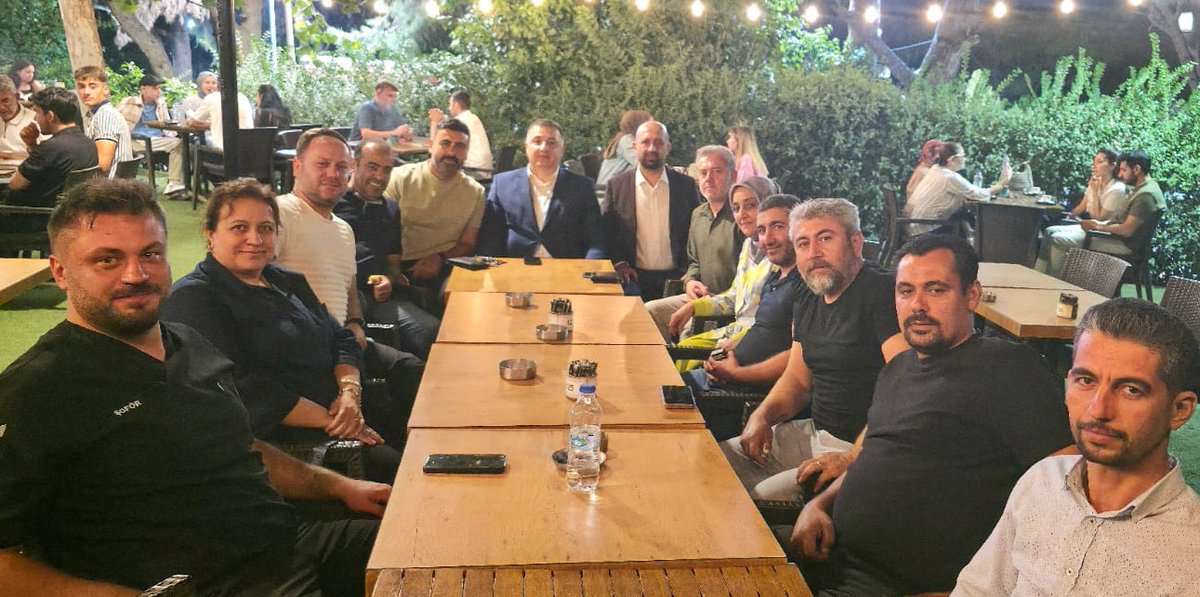 ERSOY, YUNUSEMRE BELEDİYESİ’NDE ÇALIŞAN TEMSİLCİLERİMİZLE BİR ARAYA GELDİ

Genel Başkan Yardımcımız İdris Ersoy, 23 Eylül 2025 tarihinde, Manisa/Yunusemre Belediyesi’nde çalışan iş yeri sendika temsilcilerimizle bir araya geldi.

Detay👇
hizmet-is.org.tr/haberler/ersoy…