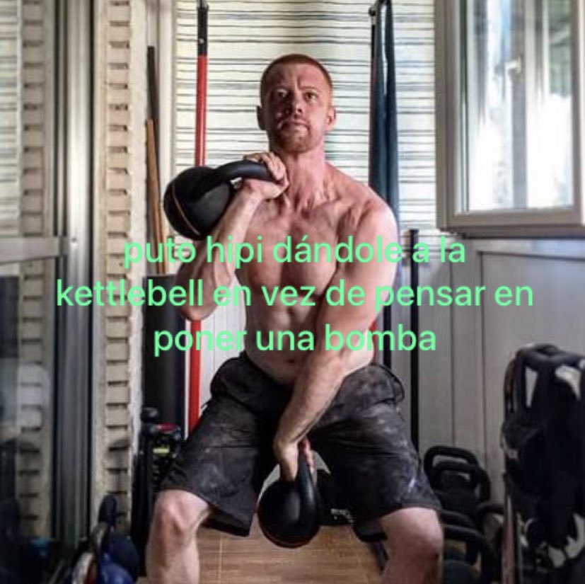 El otro día tuve que hacer ejercicios con la kettlebell en el físio y solo podía pensar esto