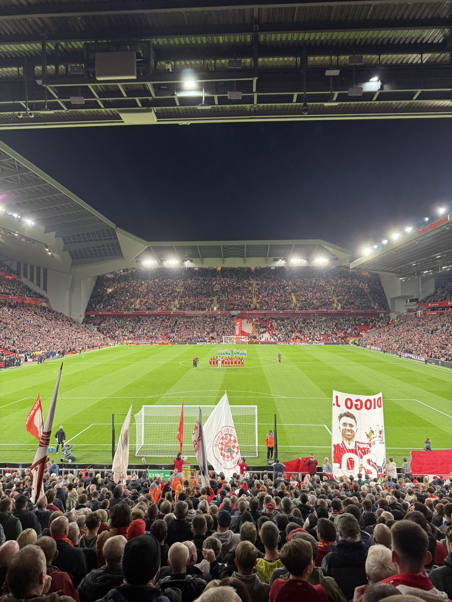 86 men die by suicide every single week in this country. That cannot go on.

You’ll never walk alone, Matt. ❤️✊