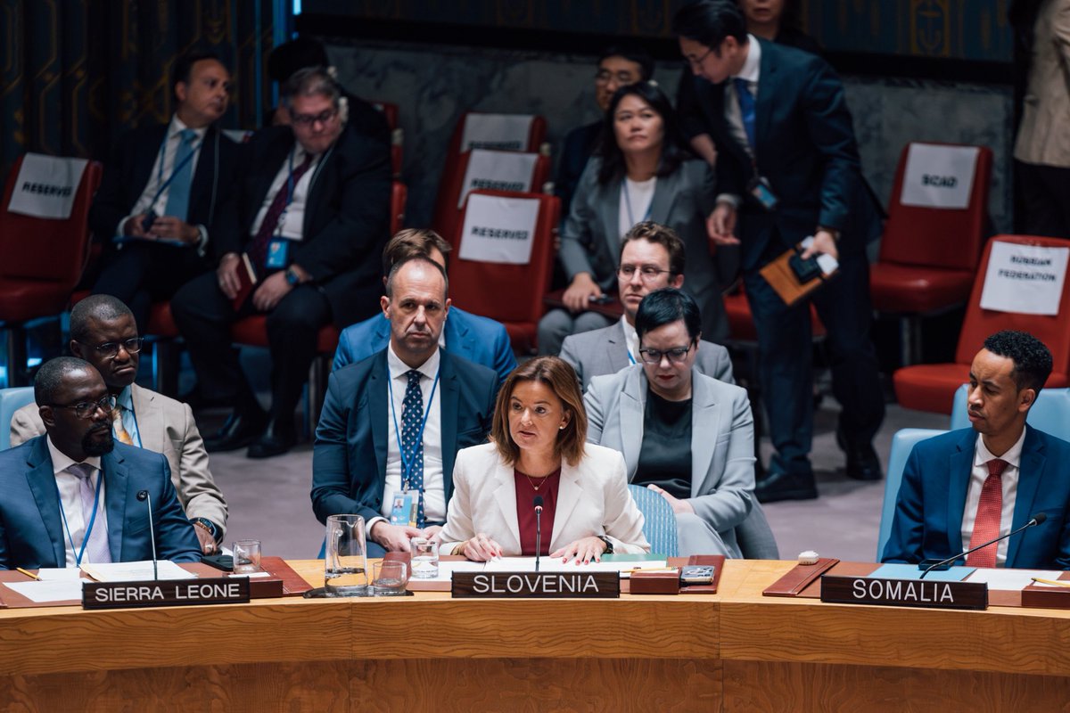 "🇸🇮 stands ready to work towards a just &amp; lasting peace. Every nation has the right to shape its own future. Every person deserves to live in peace, dignity &amp; freedom. #Slovenia will continue to aid the Ukrainian 🇺🇦 people until they achieve what they deserve." - MFEA <a href="/tfajon/">Tanja Fajon</a>.