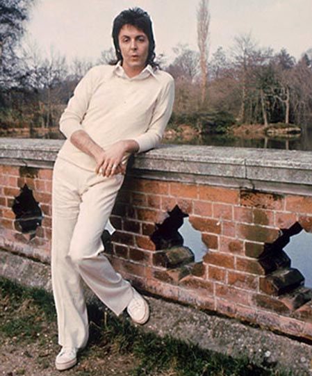 G1MPALICIOUS's tweet image. thread of paul pictures rhat make me hate him even more