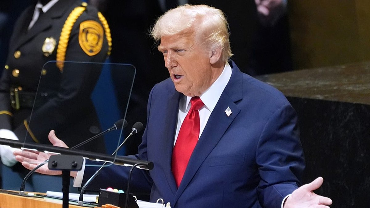 Trump nel discorso all'ONU ha:
- definito l'Unione europea "imbarazzante", "invasa dagli immigrati" e "devastata dall'ambientalismo"; 
- chiarito che il "climate change" è una truffa;
- denunciato che a Londra stanno arrivando a imporre la Sharia;
- sparato a zero contro l'ONU,