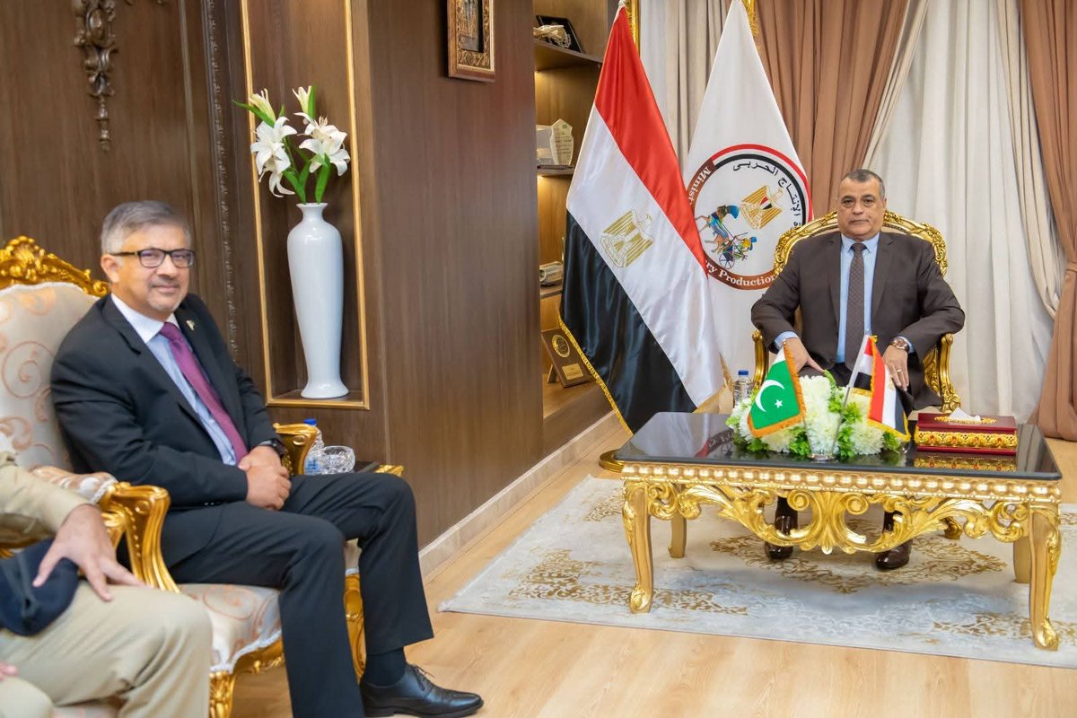 In just one week: 

🔴 KSA and Pakistan signed a strategic defense pact

🔴 Egypt’s Minister of Military Production met Pakistan’s Ambassador in Cairo to discuss cooperation in defense industries.

🔴 Bahrain’s National Guard Commander arrives in Pakistan on an official visit.