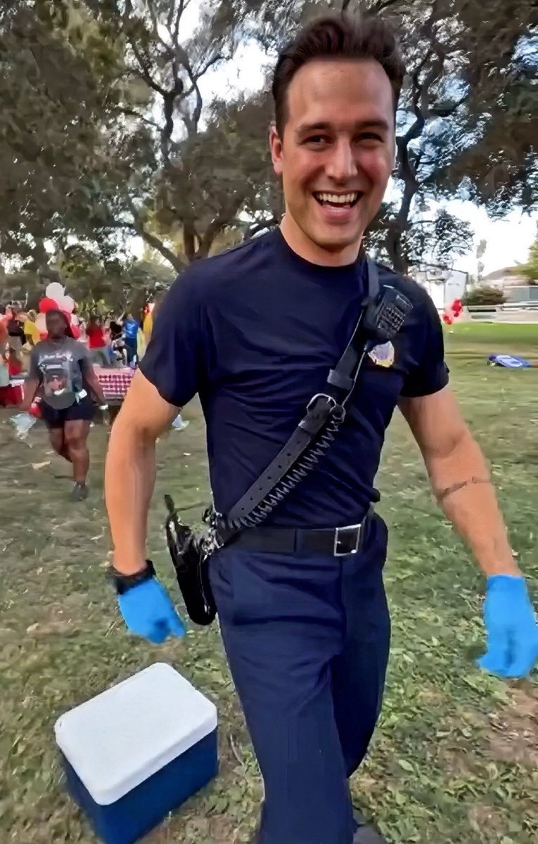 BrianEdF's tweet image. Holy Mary Mother of God!!! 
Do you see this beautiful man? 
That smile? It could light up the Universe.