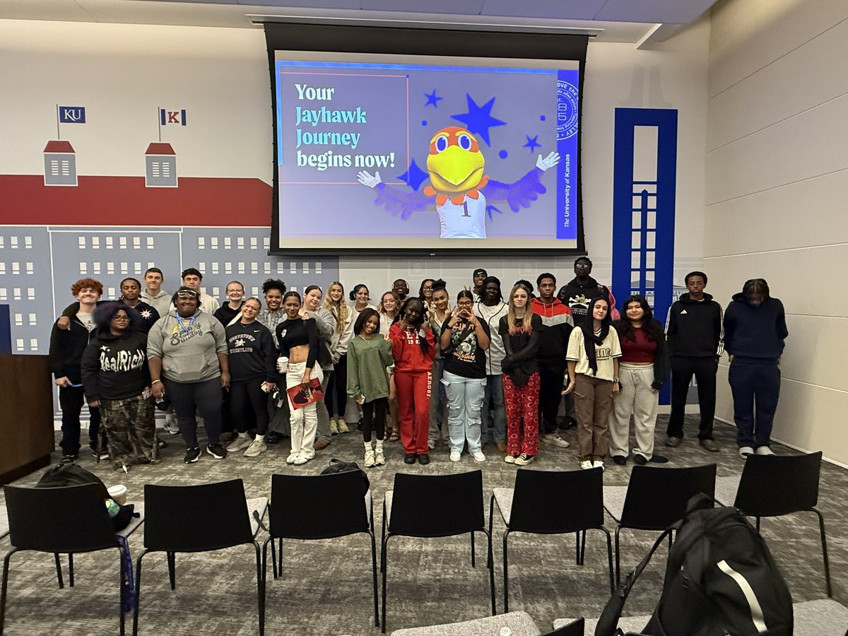 TheBrunsinator's tweet image. The rain couldn’t stop the AVID 11 crew from touring @KansasUniv Big thank you to all of the ambassadors that made the tour special! #HiveStrong @CoachStrack