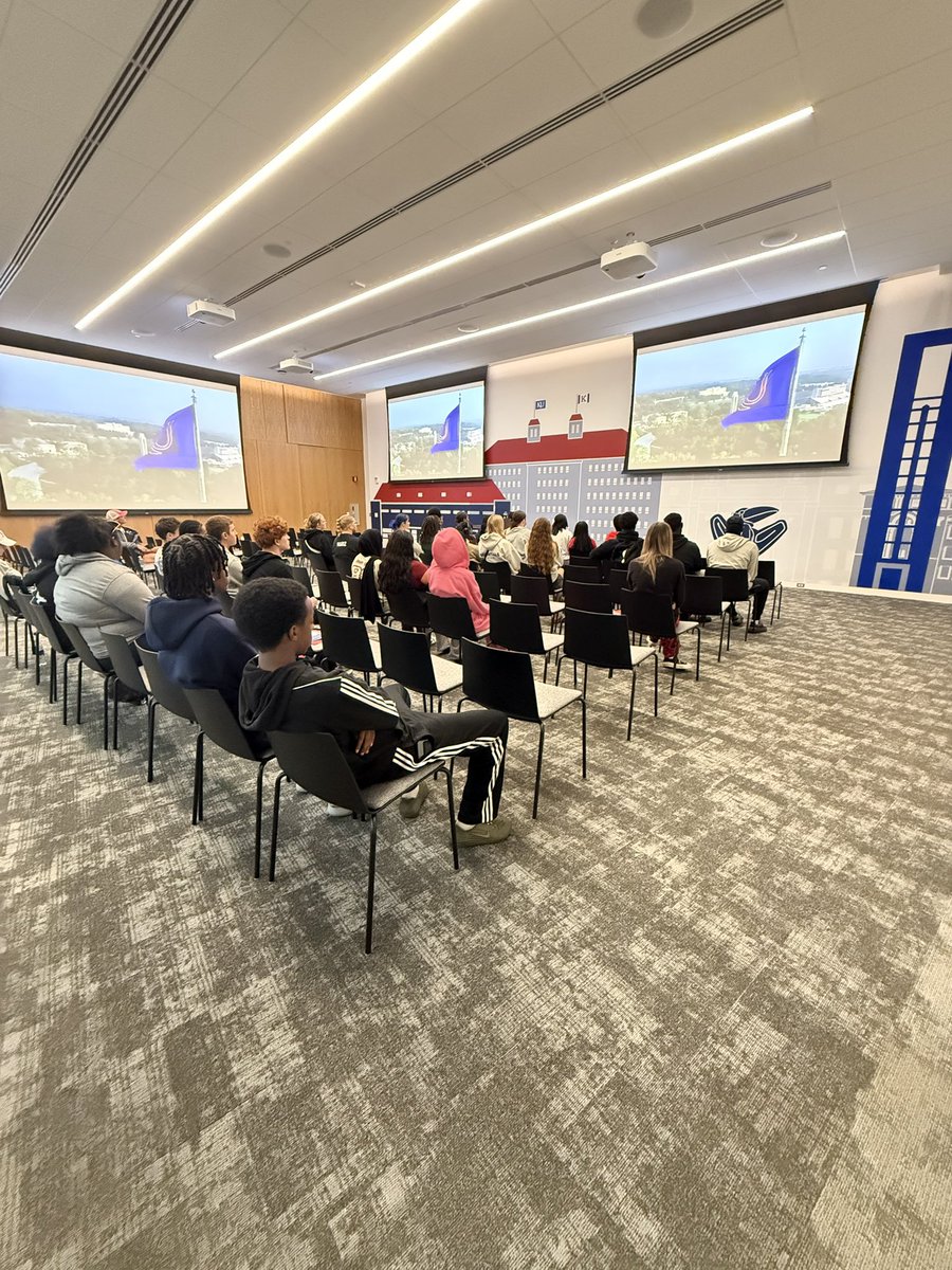 TheBrunsinator's tweet image. The rain couldn’t stop the AVID 11 crew from touring @KansasUniv Big thank you to all of the ambassadors that made the tour special! #HiveStrong @CoachStrack