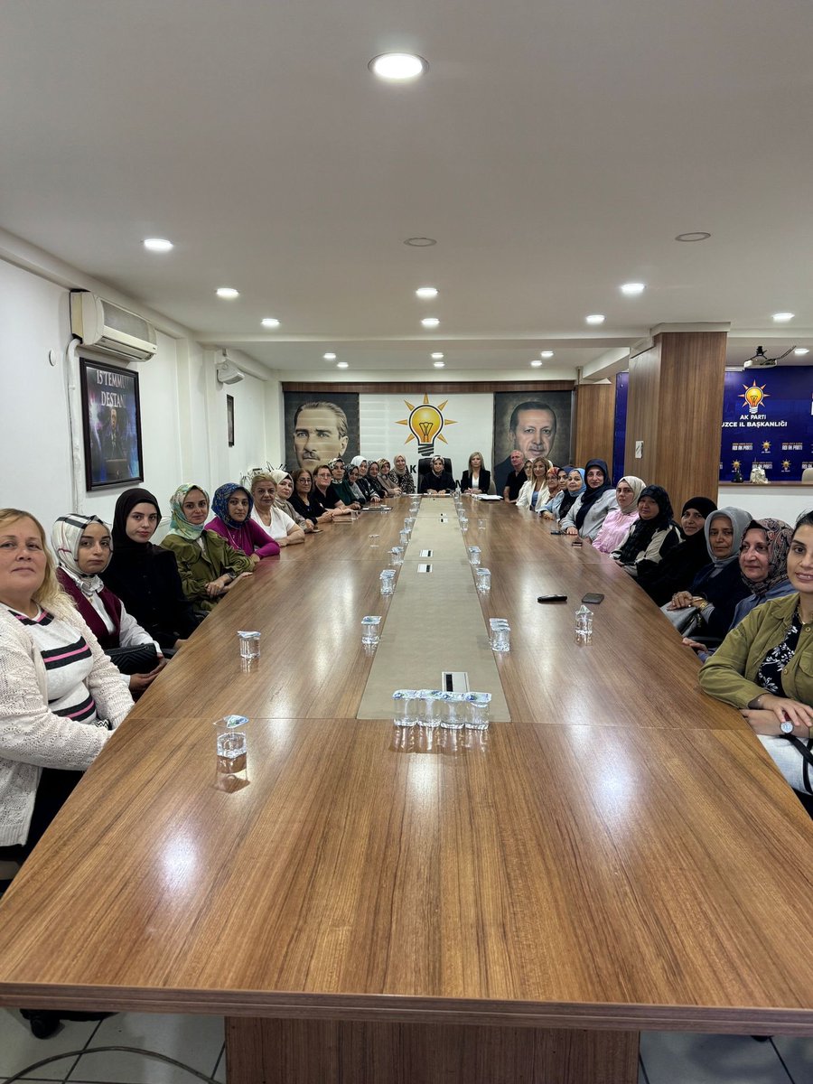 AK Parti İl Kadın Kolları Haftalık Yönetim Kurulu Toplantısı Gerçekleşti
AK Parti İl Kadın Kolları’nın haftalık olağan yönetim kurulu toplantısı, Ana Kademe Yerel Yönetimlerden Sorumlu İl Başkan Yardımcımız Alaattin Baş, Belediye Meclis Üyelerimiz ile Mahalle
