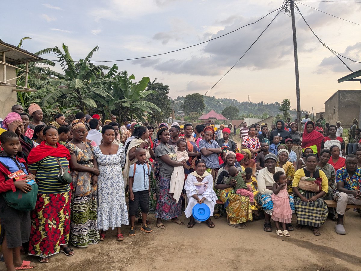During the  campaign of fighting against stunting and malnutrition campaign in Nyabagobe Village ,70 families enrolled in the Shishakibondo program each received an egg-laying hen. Parents were also educated on proper child nutrition after children were served a balanced meal.
