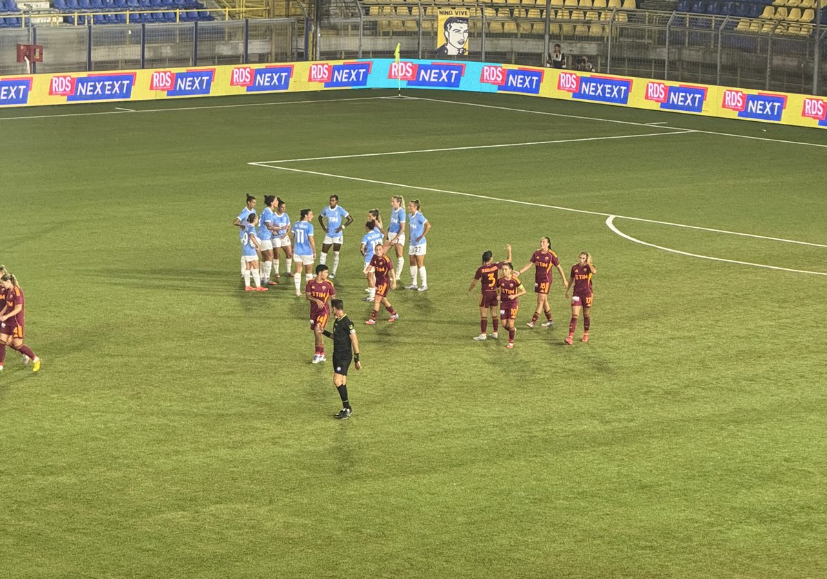 WomenFootballN_'s tweet image. I gol di #Haavi e #Corelli portano avanti la #Roma 2-0 a fine primo tempo 🔥

#Lazio troppo passiva per gran parte del match dove le giallorosse hanno avuto tante azioni in più. 

#SerieAWomen