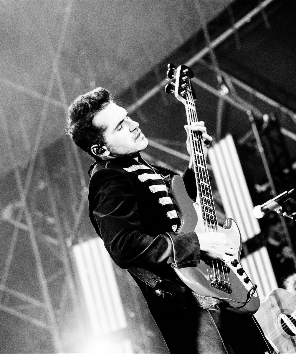 mychemfiles's tweet photo. MCR at Shaky Knees Festival ‘25 for FLOOD Magazine by 📸 thesadpunk_ on insta #MCRATL https://t.co/a64dIdi4eB