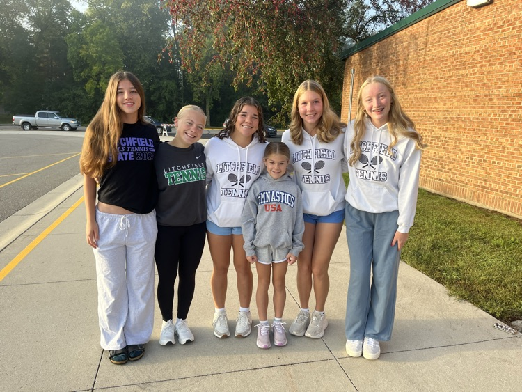 LHS cross-country and tennis athletes greeted our elementary students this morning. What a fun way to start the day!