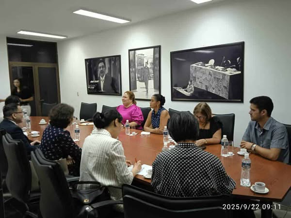 ArchivoMINREX's tweet image. Hemos intercambiado sobre nuevos e interesantes proyectos que enriquecerán la cooperación cada vez más integral que existe entre dos países que están conmemorando el 65 aniversario de sus relaciones diplomáticas.
🇨🇺🇨🇳❤️
#SomosCGDMinrex
#ArchivosUnidos
#EmpoderarLosArchivos