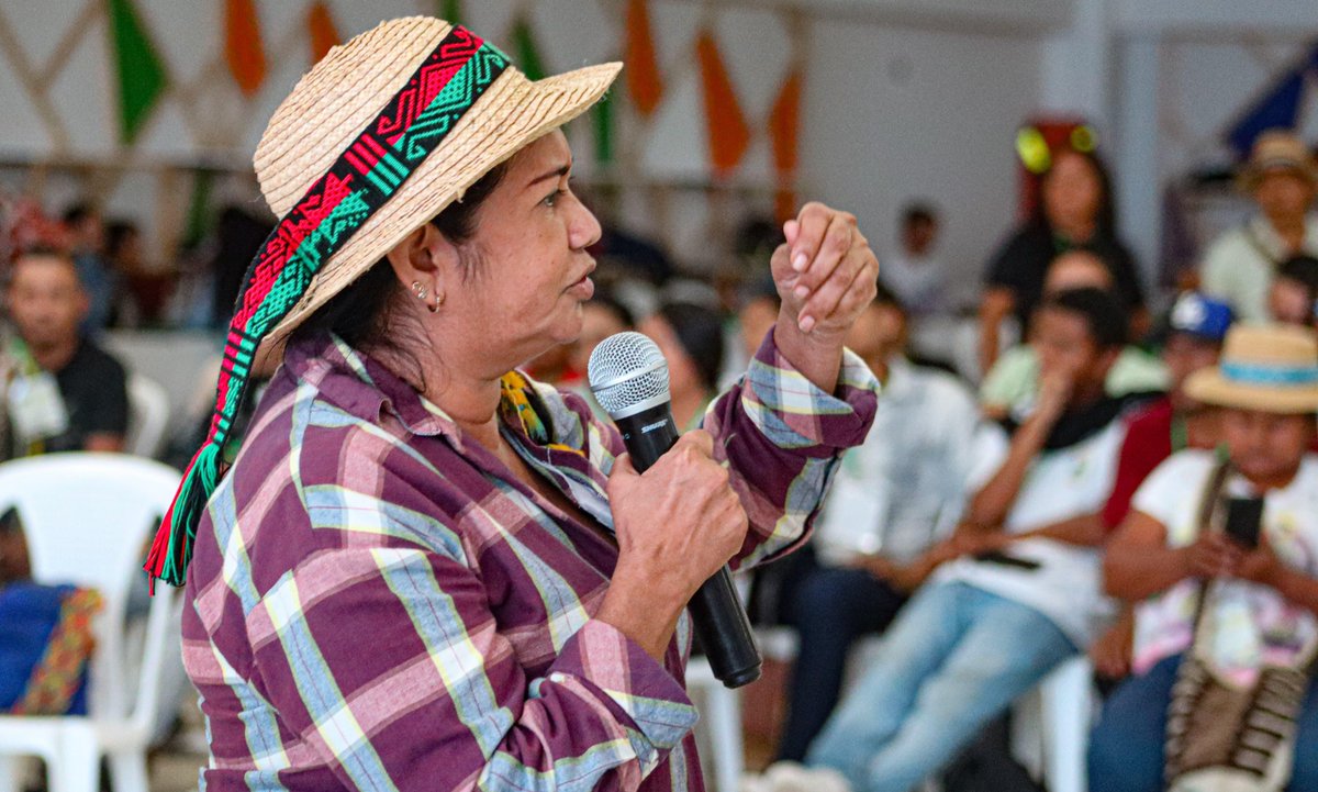 URestitucion's tweet photo. 🧵| La Asamblea Regional "Tejiendo la Restitución" en #PuertoAsís no termina aquí, deja abierto un camino de compromisos y tareas compartidas. Lo más valioso que nos llevamos son las voces de las comunidades étnicas, campesinas y rurales que con su experiencia nos muestran rutas de futuro.

🫱🏼‍🫲🏽Desde la #URT seguiremos acompañando este proceso, convencidos de que la reparación y la restitución solo son posibles cuando se construyen desde los territorios.