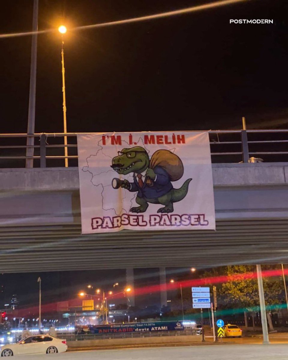 Pankart hızlıca yolsuzluk severler tarafından kaldırılmış, fakat halk daha iyisini asmış 😀

🤣👇🏽👇🏽👇🏽