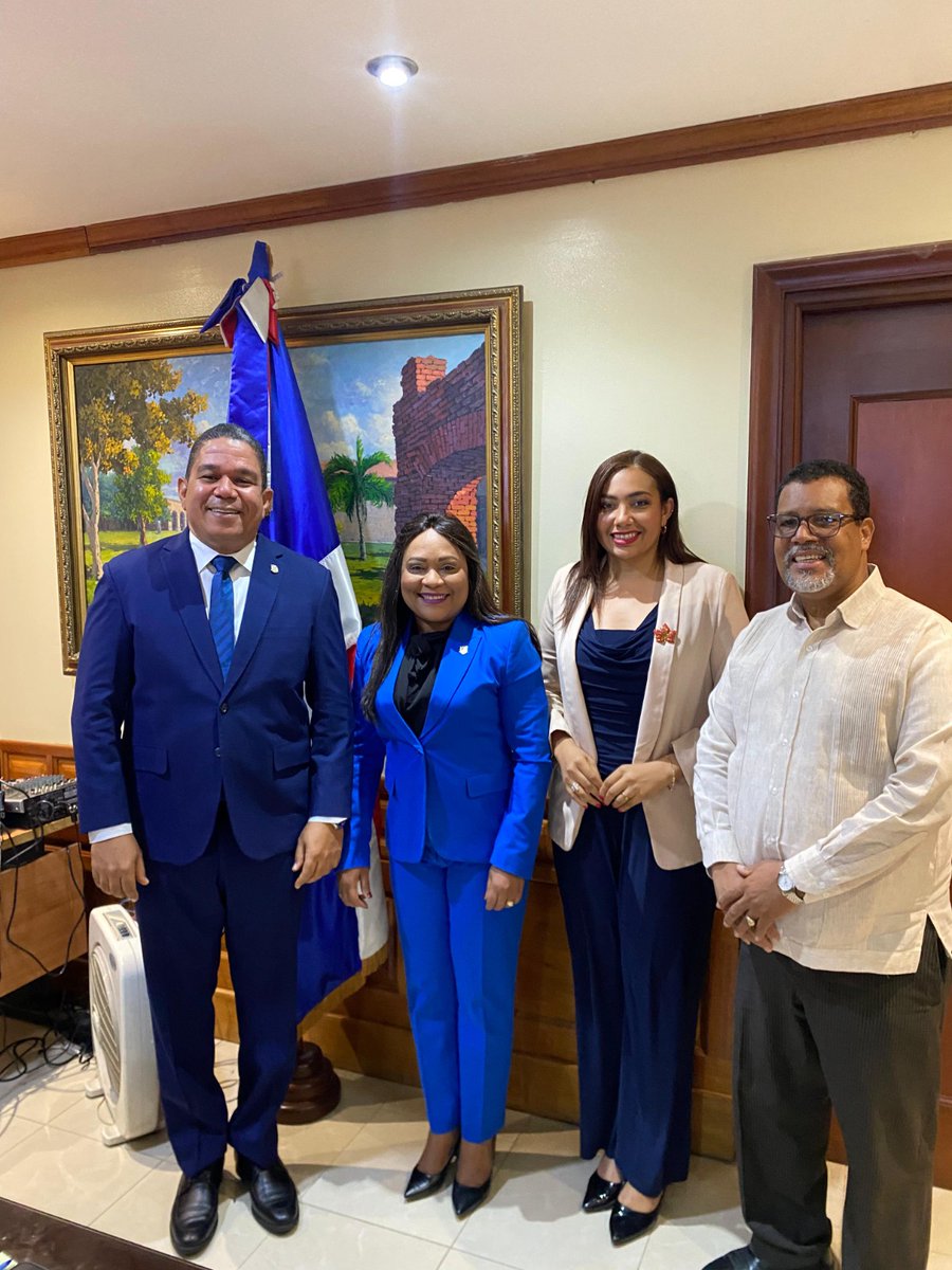 SODOMEDI expone observaciones al proyecto de Ley de Libertad de Expresión ante comisión del Senado

Más detalles en:

aventurajovenrd.blogspot.com/2025/09/sodome…

#aventurajovenrd #sodomedi #leydelibertaddeexpresion