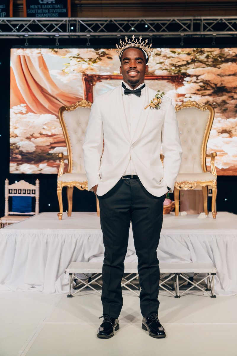 JCSUniversity's tweet image. 👑✨ What a night to remember! JCSU’s 2025 Coronation Ball was a breathtaking celebration of tradition, elegance, and Golden Bull pride. Brayboy Gymnasium was transformed into a royal setting as we crowned our new Mister &amp;amp; Miss JCSU, along with the entire Royal Court. 💛💙