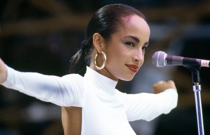 [LATE NIGHT lullaby🔊🎷]

Reach for the top and the sun is gonna shine
Every winter was a war she said
I want to get what's mine...

(🎵JEZEBEL🎵)

(🎙SADE🎙)