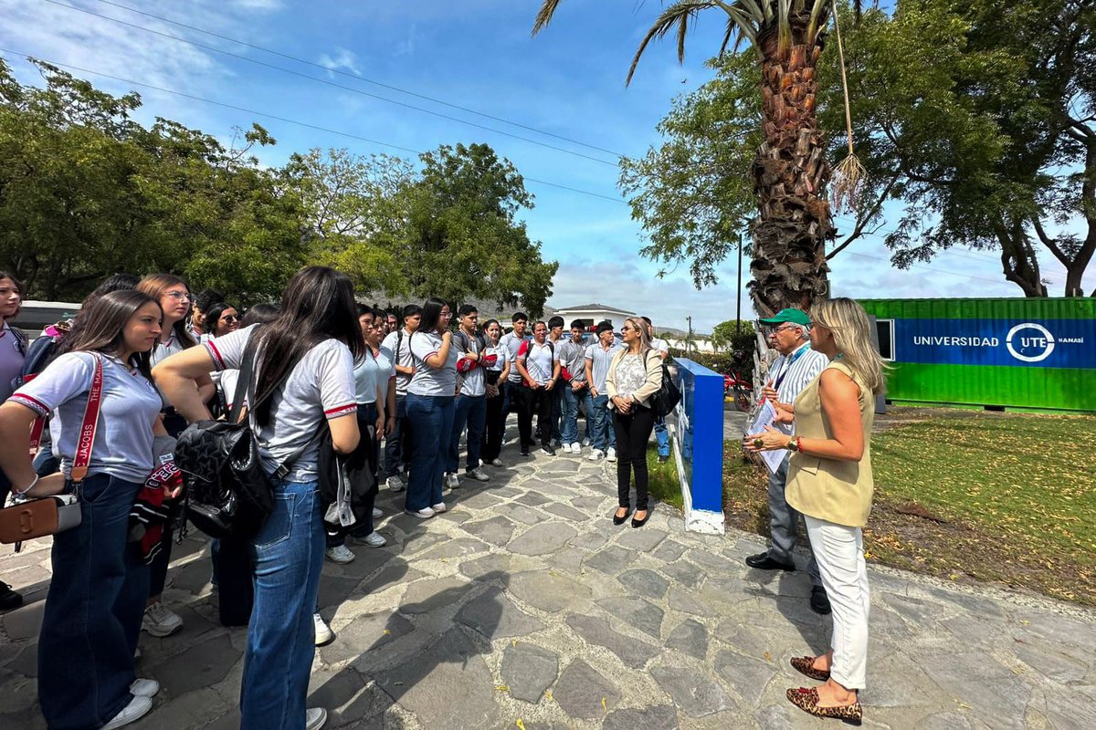 📚Recibimos la visita de estudiantes de la Unidad Educativa Particular El Oasis, de Chone. Junto a sus docentes y familiares conocieron de primera mano la oferta académica que la UTE pone a disposición de la comunidad manabita.

👉 bit.ly/3W2lmiD

#SomosUTE #UTEManabí