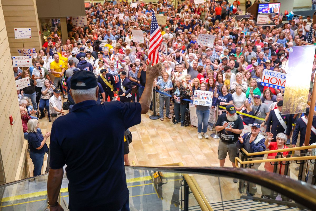 GovArmstrong's tweet image. Welcoming the Western ND Honor Flight to D.C. was always my favorite day in Congress, and now I get to welcome them back home.

Thanks to everyone who showed strong support for our veterans last night. Excited to welcome home another Honor Flight tomorrow night in Bismarck.