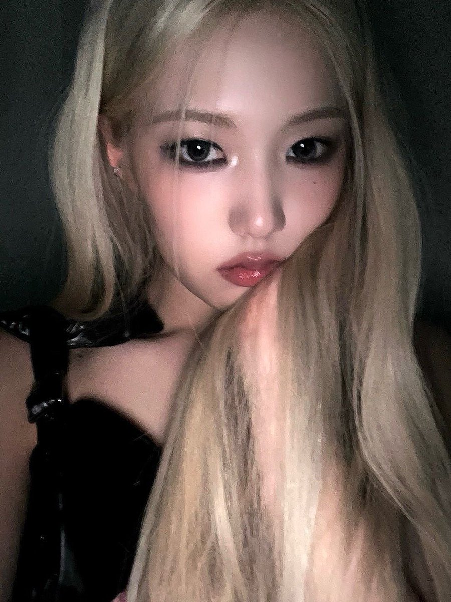 meiyokdaily's tweet image. I thought about her while listening to these lyrics ❤️‍🩹 

#yoonjiyoon #윤지윤