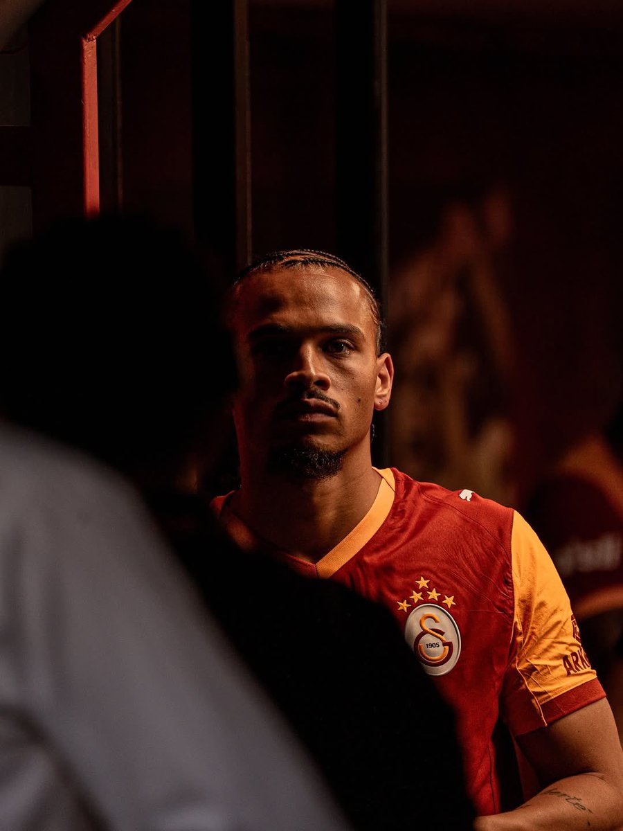 Çık artık gölgeden