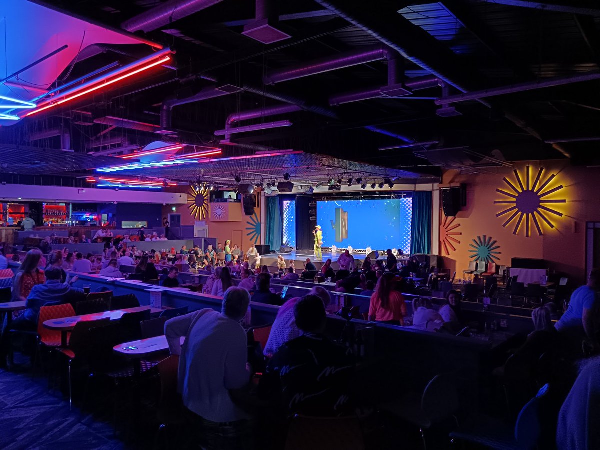 #Devoncliffs tonight. Showtime is 8:45pm. See you on the stage 😋
#Masterofmayhem #showtime #fun #familyfunshow