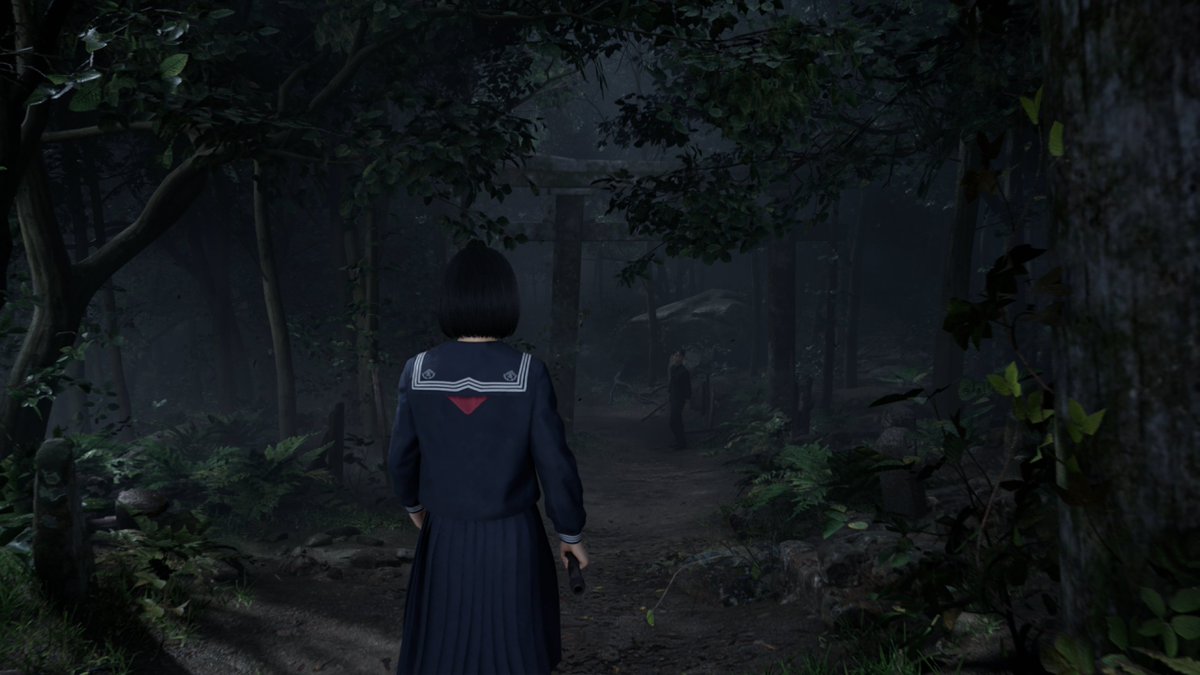 Im dalej, tym tylko lepiej. Z jednej strony człowiek chce eksplorować, zaglądać w każdy kąt. Z drugiej... gra daje znać, że nie jest to najlepsza opcja 😅 #silenthillf