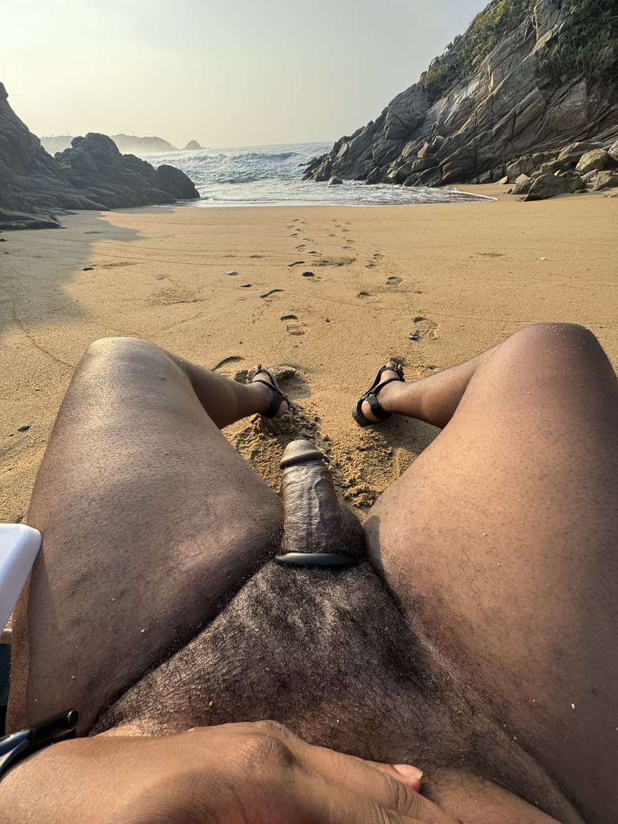 Suns out, meats out 🌅 #nudebeach #bator #chudai #playanudista #zipolite