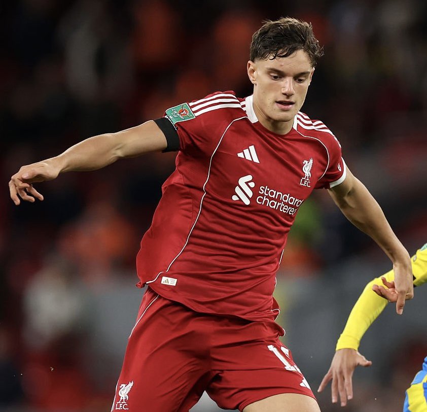 🇮🇹 Giovanni Leoni completed the most passes (59) and won 100% of his aerial duels (3/3) in the first-half for #LFC. 

He also made 4 clearances, 2 interceptions and 2 recoveries. 

Brilliant first 45 minutes.