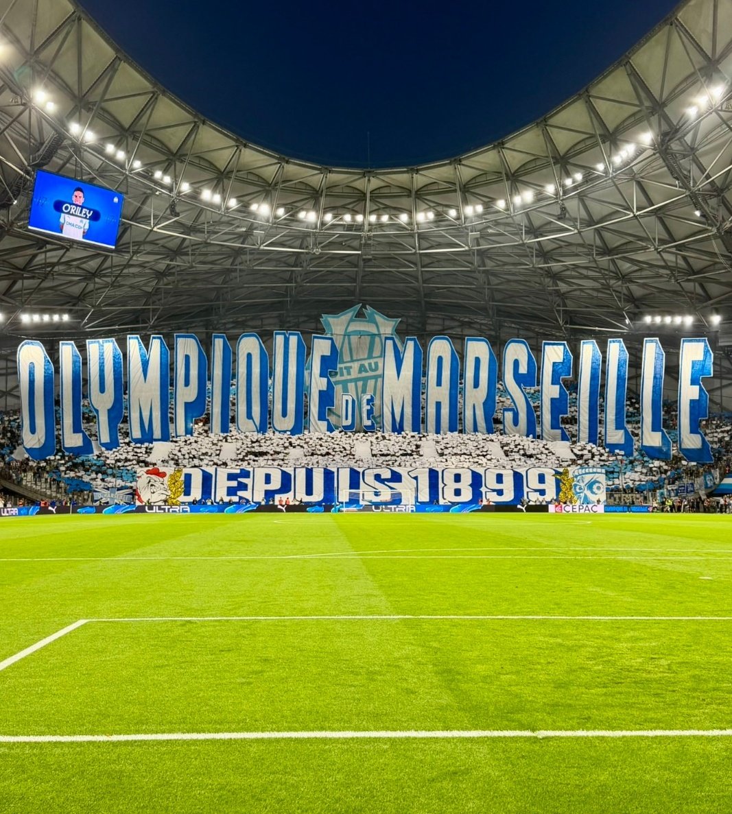 DROlT_AU_BUT's tweet photo. 🔹+ de 50 mètres de largeur: du jamais vu dans l'hexagone pour la voile d'un Tifo 3D.

🔹Une prouesse technique mais aussi une levée réalisée à deux reprises, avant et après la victoire. https://t.co/TrG7hCAHZv