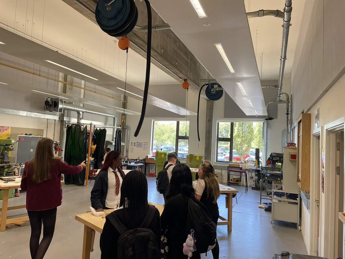 Our Young Stem Leaders Ella and Faizah with their group of S1-S3 pupils completing today’s lunchtime egg drop challenge <a href="/harrisacdundee/">Harris Academy</a>