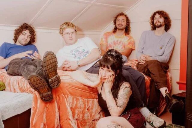 Wednesday <a href="/Wednesday_Band_/">Wednesday</a>  just dropped their new album “Bleeds,” and I went deep on it for The High Note. From small-town ghosts to pedal steel heartbreak, this record cuts deep.
🩸 Read my full review: bit.ly/4nqFXJO