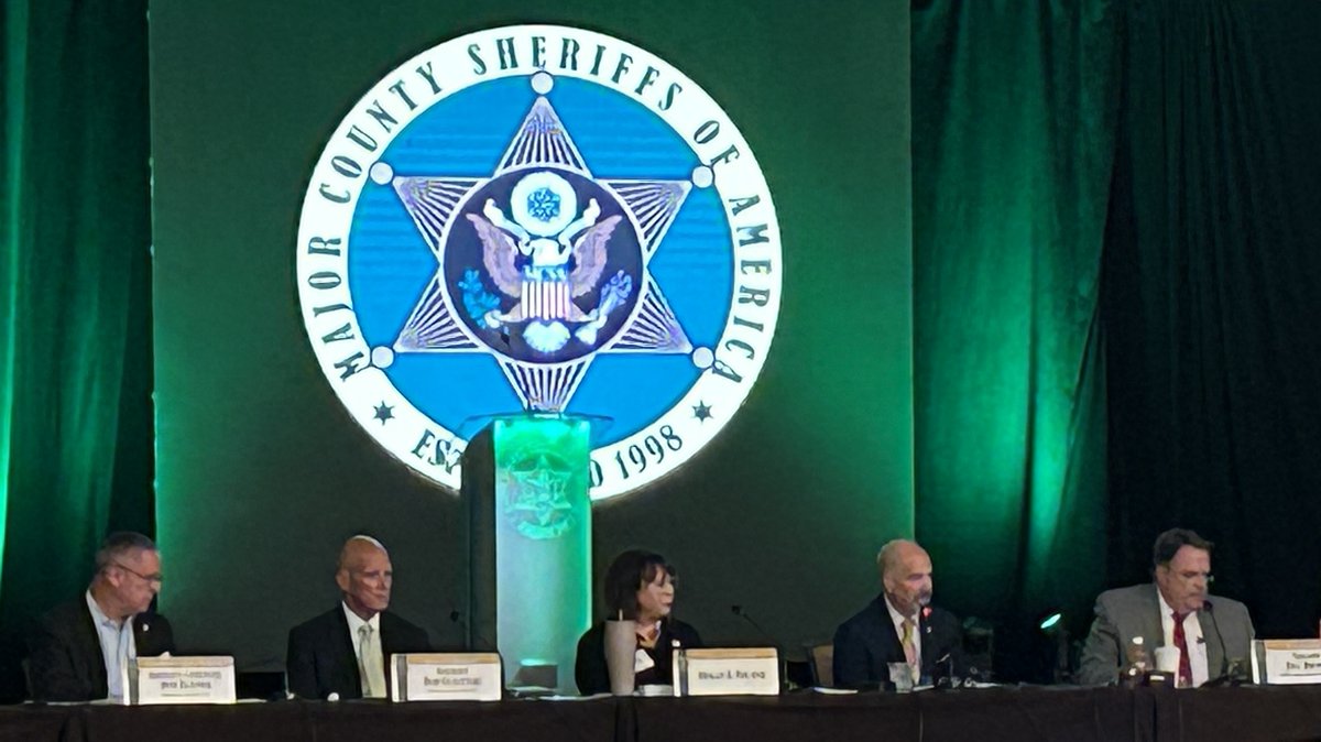 DEADALLASDiv's tweet image. DEA Administrator Terry Cole was honor to visit Dallas and speak at the Major County Sheriff's Association Conference. Administrator Cole discussed Enforcement, Partnerships and Saving American Lives. @MCSheriffs @DEAHQ