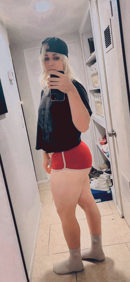 Cozy ❤️

#femboy #thicc #girlyboys