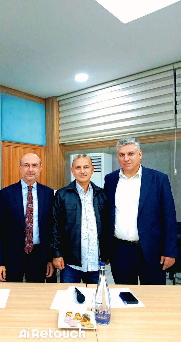 AK Parti Selçuklu İlçe Teşkilatımızın 81. İlçe Danışma Meclisi’ni, Selçuklu Belediye Başkanımız Ahmet Pekyatırmacı ve kıymetli dava arkadaşlarımızın katılımlarıyla gerçekleştirdik.

Teşkilat çalışmalarımızı değerlendirdiğimiz bu önemli buluşmanın hayırlara vesile olmasını diliyor