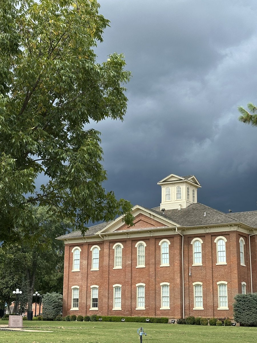 chunternews's tweet image. Storm passing by #Tahlequah