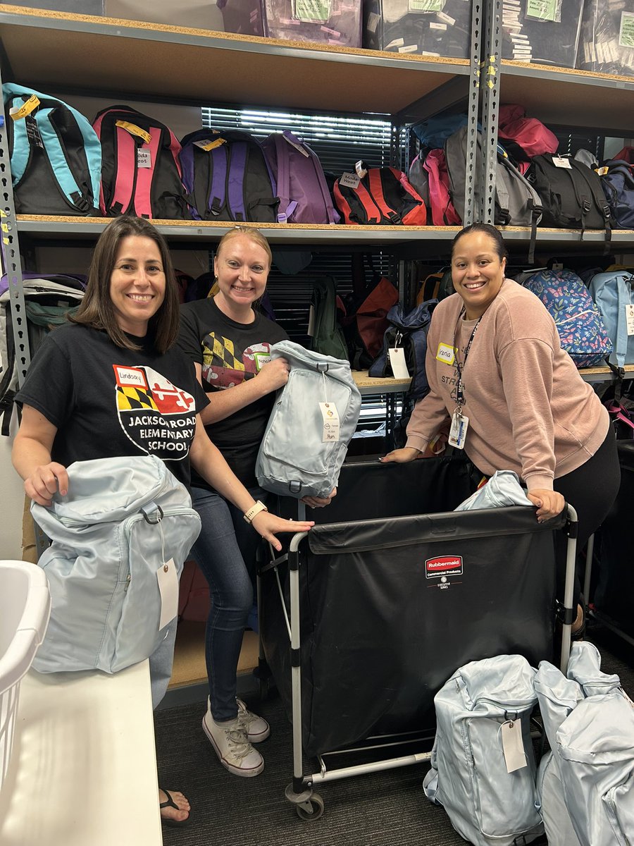 JacksonRdCSL's tweet image. Today Community School team members filled bags of necessities for children entering the foster care system. Thank you for having us @comfortcases ! #springbrook CSLs represent! @velasquez_mcps @JacksonRoadAP @RWDodd @csconnect_mcps
