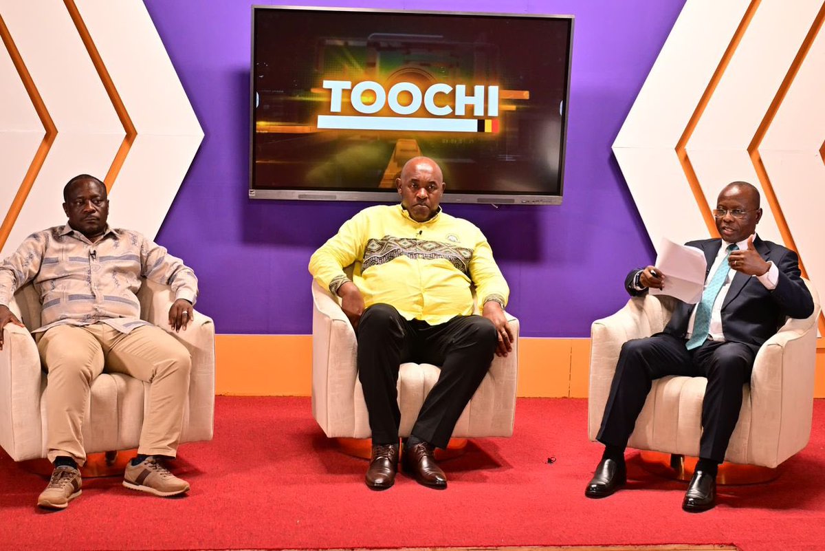 AKasingye's tweet image. Live @TayariWestTV 
With @CHRISBARYOMUNS1 and Hon. Francis Mwijukye.