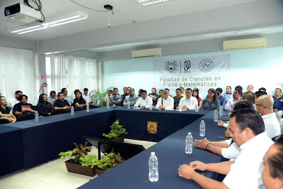 comunica_unach's tweet photo. La Sala de Usos Múltiples de la Facultad de Ciencias en Física y Matemáticas fue sede de la apertura de visita de evaluación de 8 programas educativos de pregrado por los Comités Interinstitucionales para la Evaluación de Educación Superior (CIEES). https://t.co/95tbkOYHqd