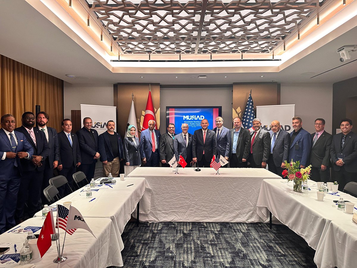 ABD’de faaliyet gösteren Müslüman kuruluşlarımızın temsilcileriyle USCMO (<a href="/USCMO/">US Council of Muslim Organizations</a>) iş birliğinde bir araya geldik.

Toplantımızda; ticaret, yatırım, sosyal destek ve kurumsal iş birliği imkânlarını değerlendirdik. Bunun yanında, bizi bir arada tutan kardeşlik bağlarımızı, ortak