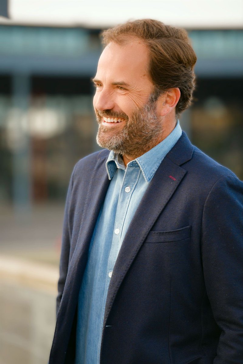 La Commission Nationale d’Investiture <a href="/lesRepublicains/">les Républicains</a> vient de m’investir officiellement pour les #Municipales2026 à #Nantes.
Cela fait suite à la nette victoire de mon équipe et de notre projet à la primaire nantaise. 
👉🏻 je suis honoré par la confiance que les adhérents LR et