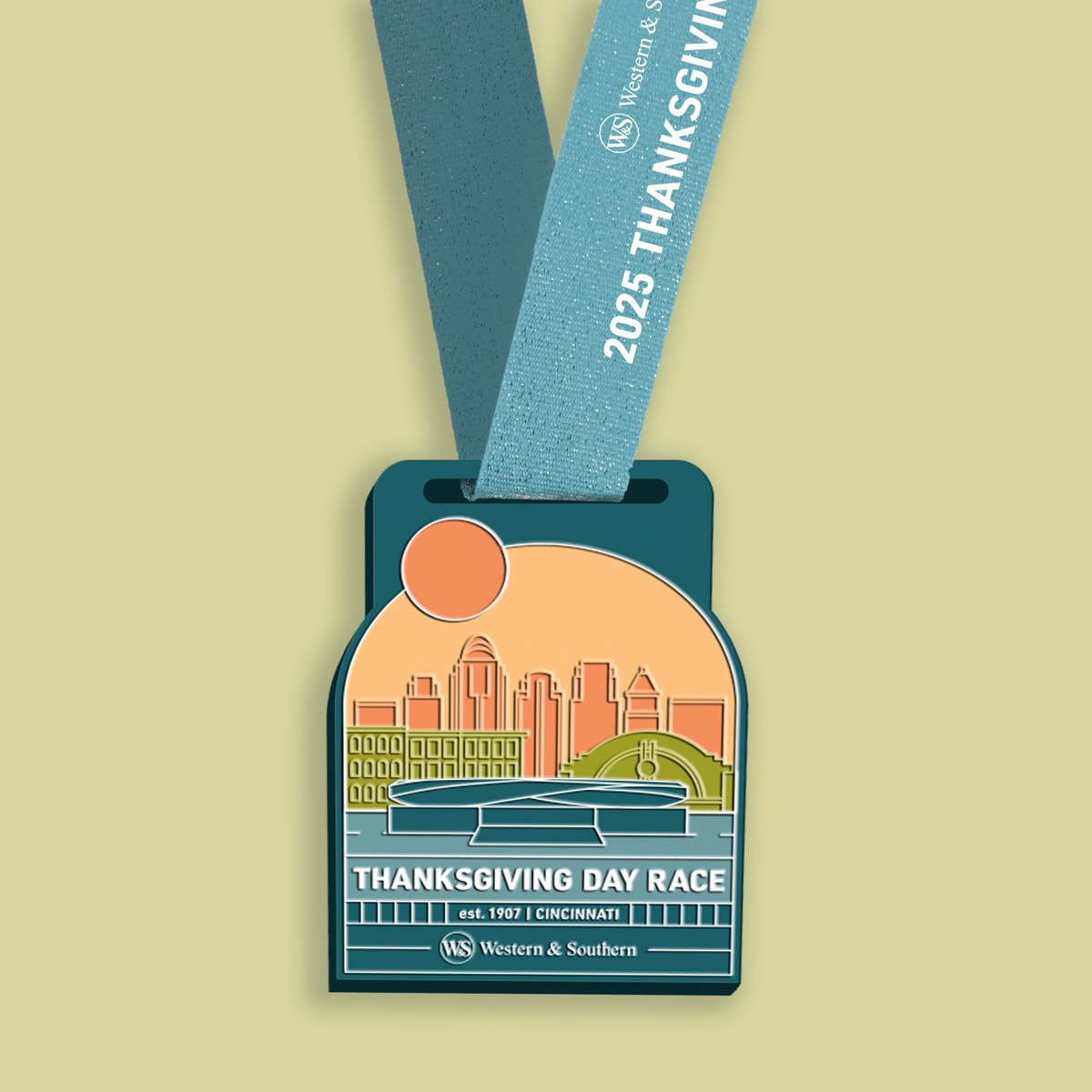 Take a look at this year's Western &amp; Southern Thanksgiving Day Race finisher's medal. 👀🏅

Register for the race to get yours ➡️ thanksgivingdayrace.com