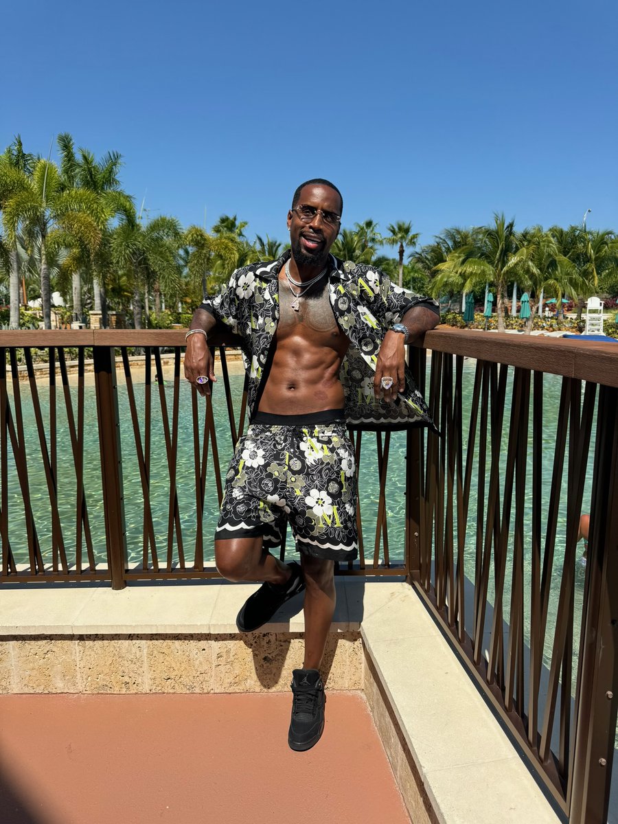 vacay date? just say when
