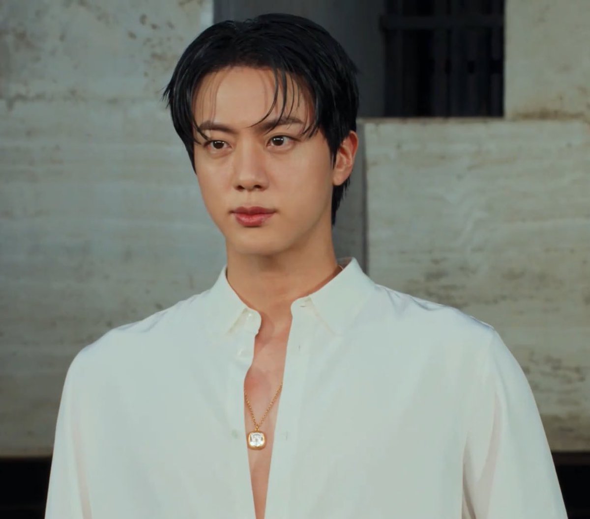 RT + COMENTARIO

GUCCI ROYALTY JIN
#JinxGucci #Jin #MFW
#GucciLaFamiglia <a href="/gucci/">gucci</a>