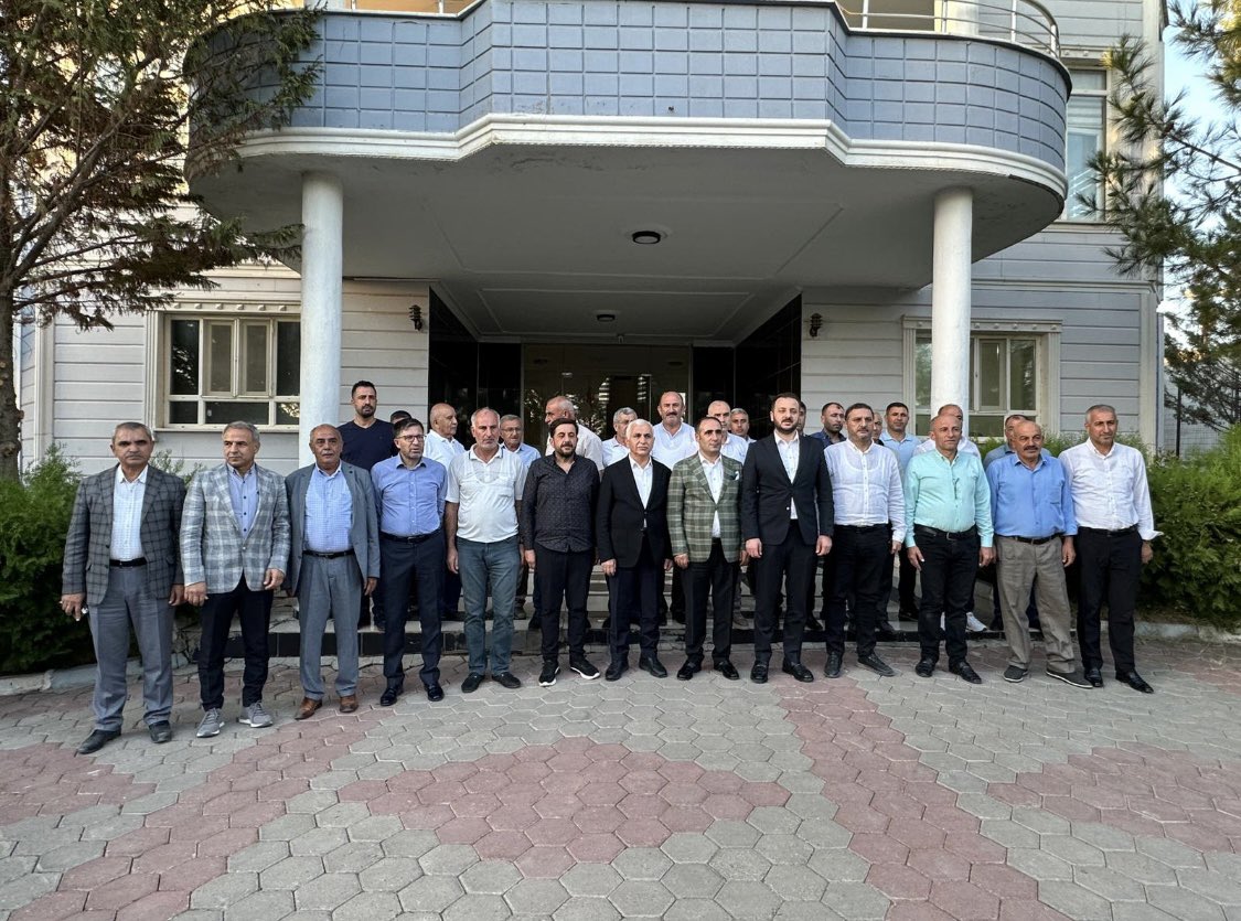 Kurtalan / Tosunbağı Köyü

Kurtalan İlçemize bağlı Tosunbağı Köyü’nü ziyaret ederek hemşehrilerimizle bir araya geldik.

Misafirperverlikleri ve hoş sohbetleri için kendilerine teşekkür ediyorum.