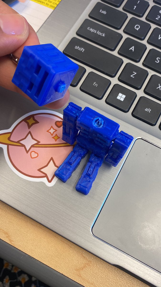 EstherRivas_3's tweet image. Was so excited about this 3D print prize for one of my Top Readers… but the head wouldn’t pop in correctly and I snapped it clean off. Now I’ve got a headless Minecraft skeleton 😭 Reprinting the body and head! Sorry friend, you’ll get it tomorrow. #BeanstackChallenge