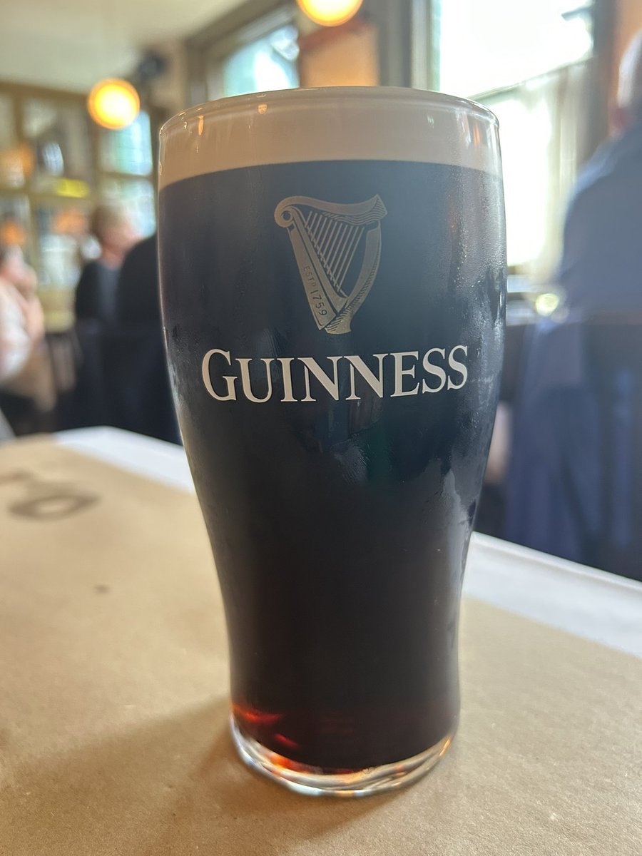 PubsSaving's tweet image. The Devonshire #pub #soho The fillet steak with green sauce &amp;amp; duck fat chips was a delight on the taste buds. An amazing experience. I was in search for the best Guinness in central London today! The Guinness was creamy &amp;amp; smooth. A great pint! ❤️ 🇮🇪 #bestguinness